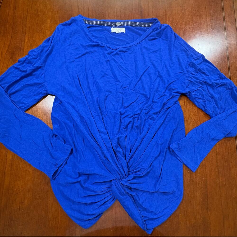 Cupio Blue Top Size Large
